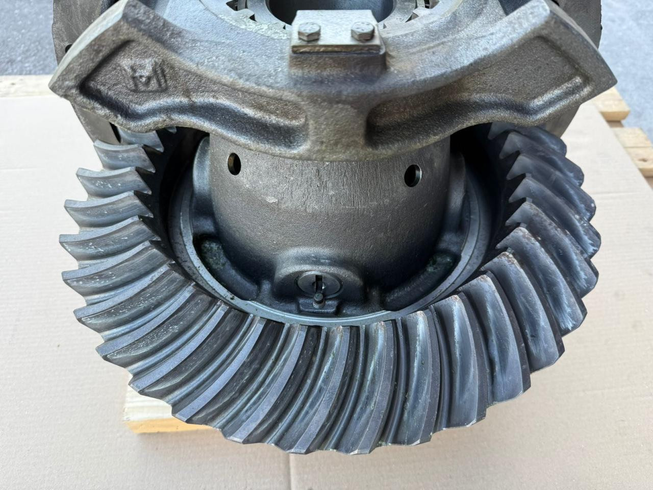 VOLVO Differential Groups 20864048 - Eixo e peças de Caminhão: foto 3 VOLVO Differential Groups 20864048 - Eixo e peças de Caminhão: foto 3
