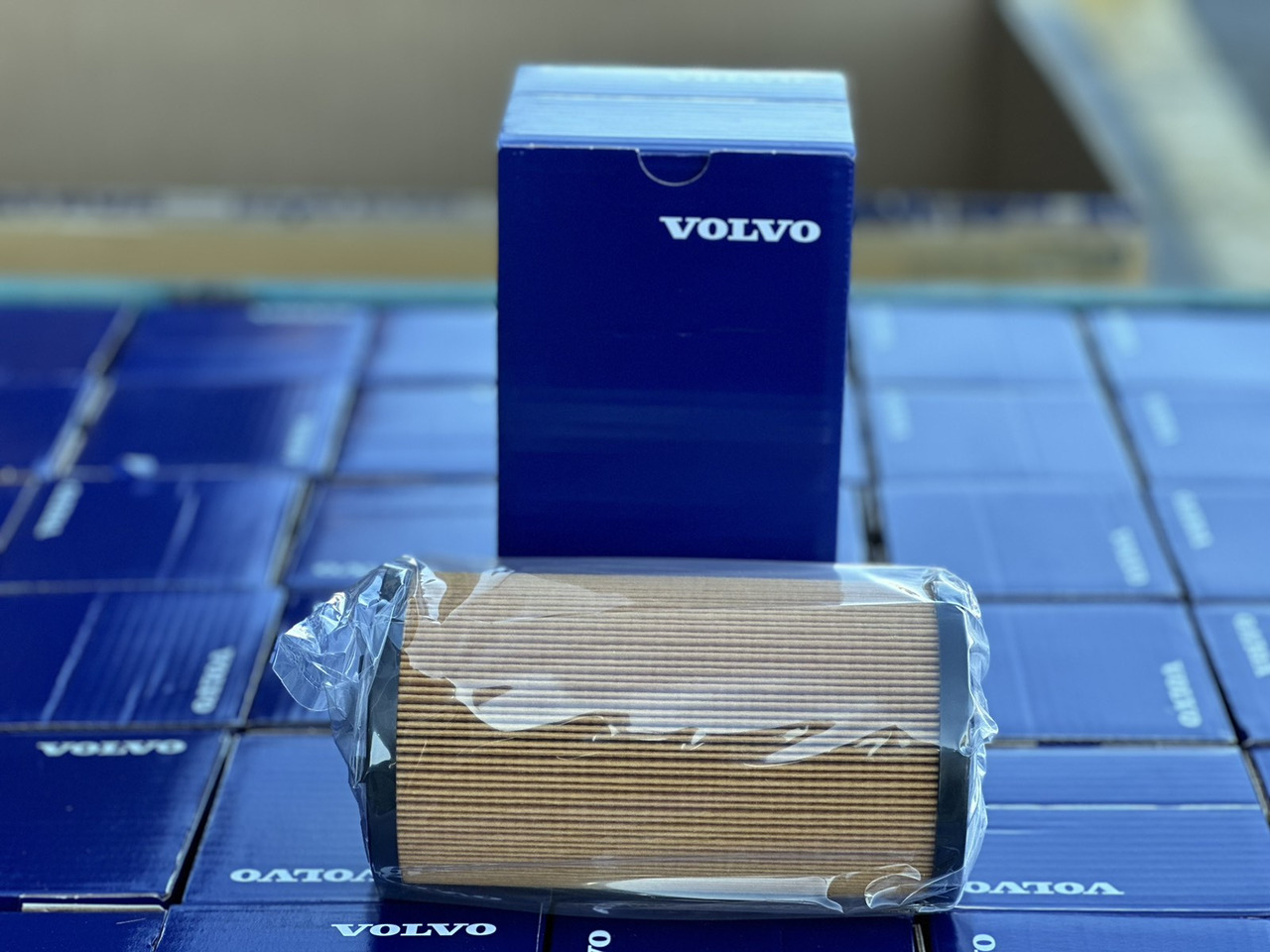 VOLVO OIL FILTER - 23958454 - Filtro de óleo de Caminhão: foto 1 VOLVO OIL FILTER - 23958454 - Filtro de óleo de Caminhão: foto 1