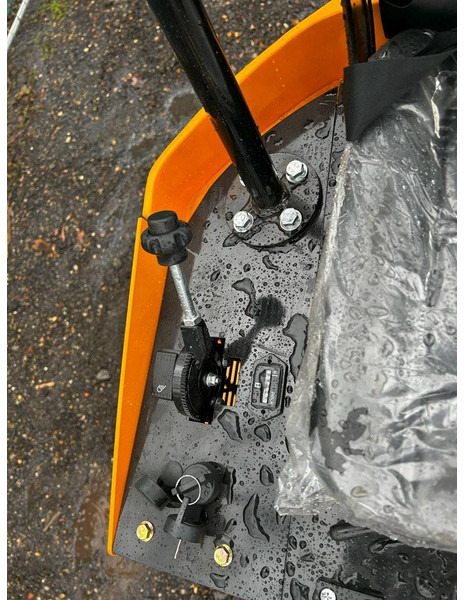 Mini escavadeira nuevo Beartrac HT10: foto 13