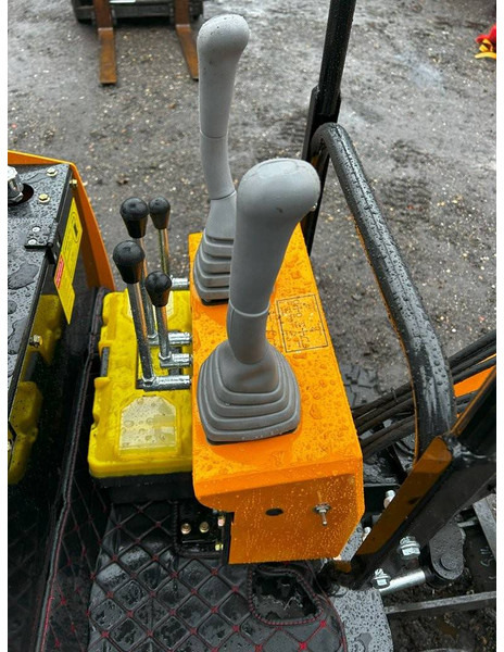 Mini escavadeira nuevo Beartrac HT10: foto 18