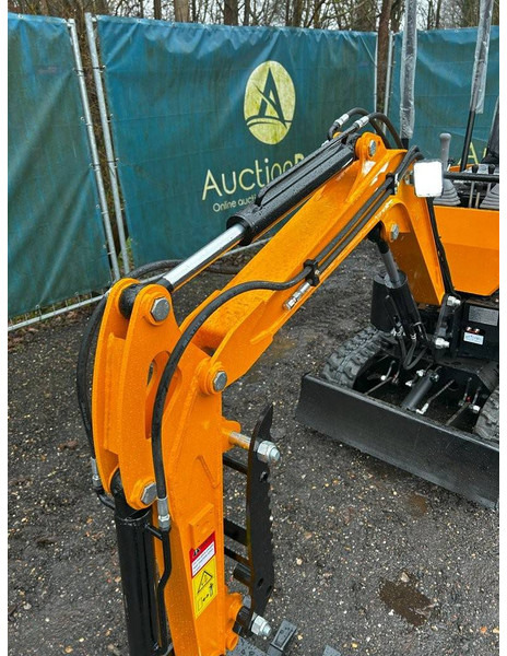 Mini escavadeira nuevo Beartrac HT10: foto 15