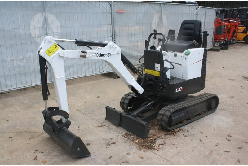 Bobcat E08 - Mini escavadeira: foto 1 Bobcat E08 - Mini escavadeira: foto 1
