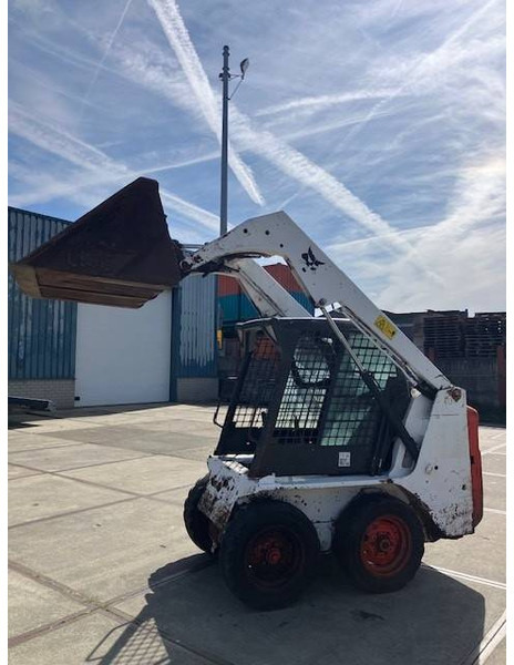 Bobcat S100 - Carregadeira de rodas: foto 1 Bobcat S100 - Carregadeira de rodas: foto 1
