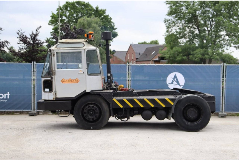 DAF - Tractor de terminal: foto 2 DAF - Tractor de terminal: foto 2