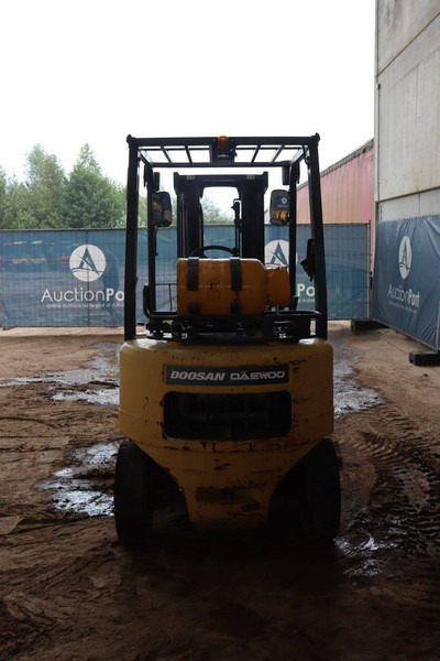 Daewoo-Doosan G20P-3 - Empilhadeira a gás: foto 5 Daewoo-Doosan G20P-3 - Empilhadeira a gás: foto 5