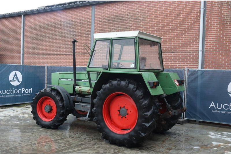 Fendt Favorit 610 LS Turbomatik - Trator: foto 3 Fendt Favorit 610 LS Turbomatik - Trator: foto 3