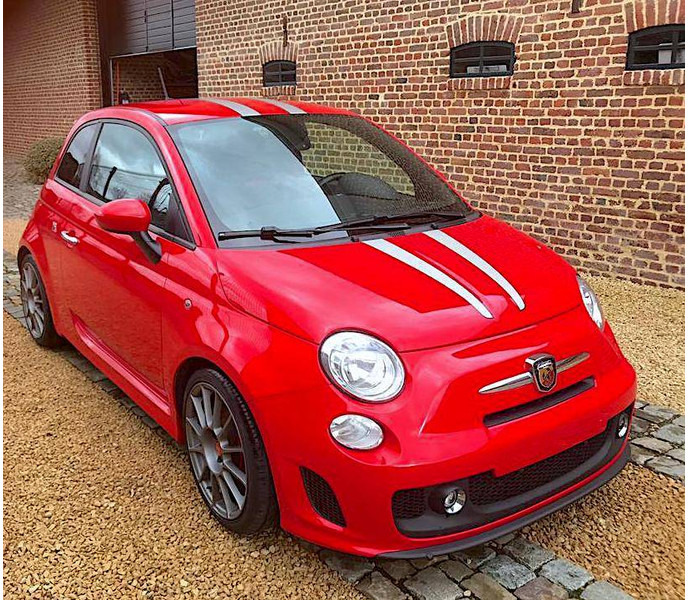 Fiat 500 Abarth Tributo Ferrari (limited 142/200) - Sedã: foto 3 Fiat 500 Abarth Tributo Ferrari (limited 142/200) - Sedã: foto 3