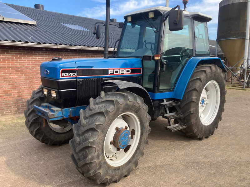 Ford 8340 - Trator: foto 1 Ford 8340 - Trator: foto 1