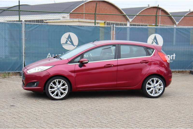 Ford Fiesta - Sedã: foto 1 Ford Fiesta - Sedã: foto 1