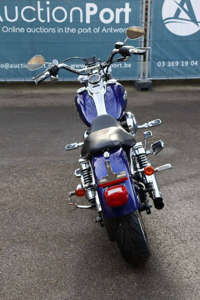 Harley-Davidson Dyna Street Bob - Motocicleta: foto 5 Harley-Davidson Dyna Street Bob - Motocicleta: foto 5