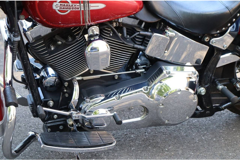 Motocicleta Harley-Davidson Heritage Softail Classic: foto 18