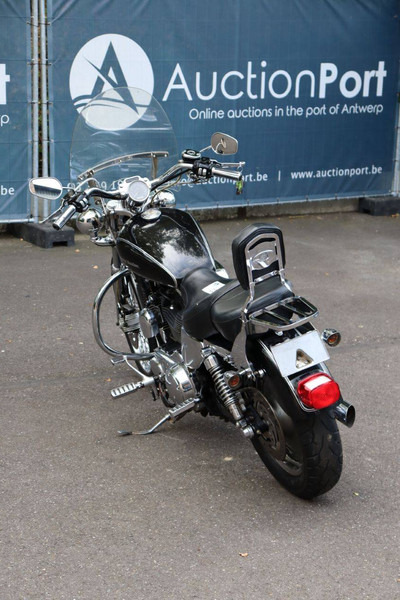 Harley-Davidson Sportster XL1200 Custom - Motocicleta: foto 4 Harley-Davidson Sportster XL1200 Custom - Motocicleta: foto 4