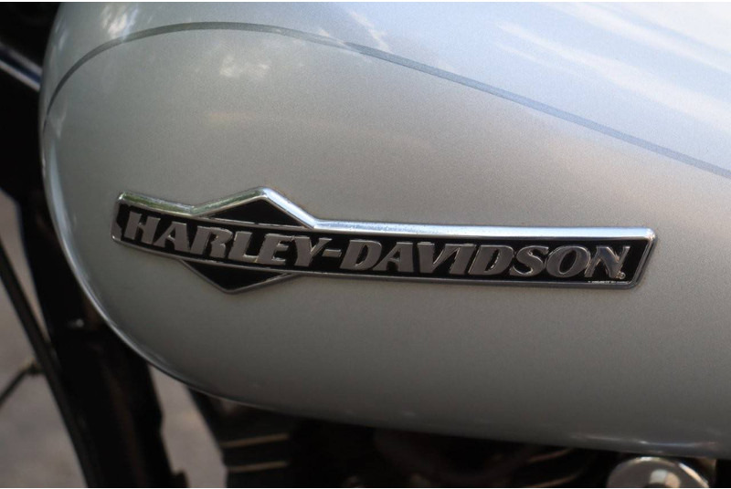 Motocicleta Harley-Davidson Super Glide Custom: foto 19