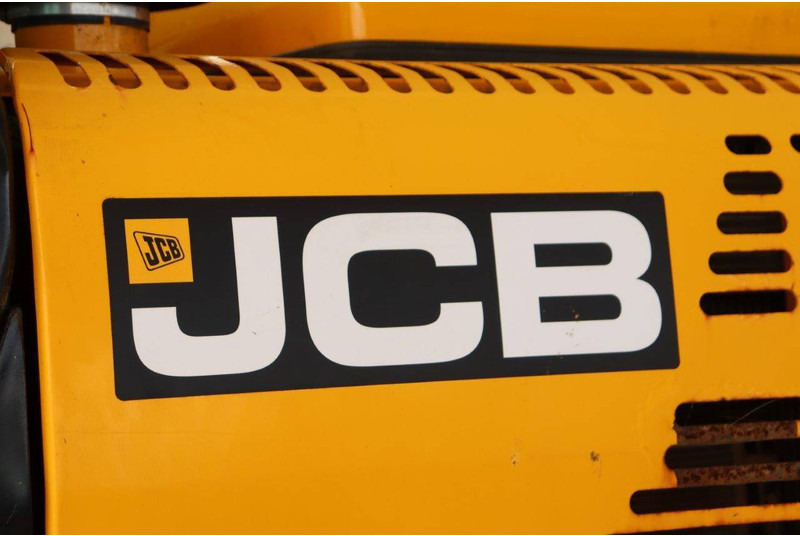 Escavadora de rastos JCB JS131LC: foto 15