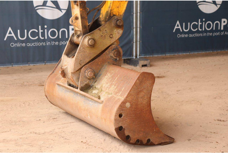 Escavadora de rastos JCB JS131LC: foto 11