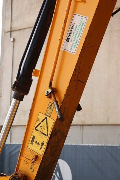 Escavadora de rastos JCB JS131LC: foto 14
