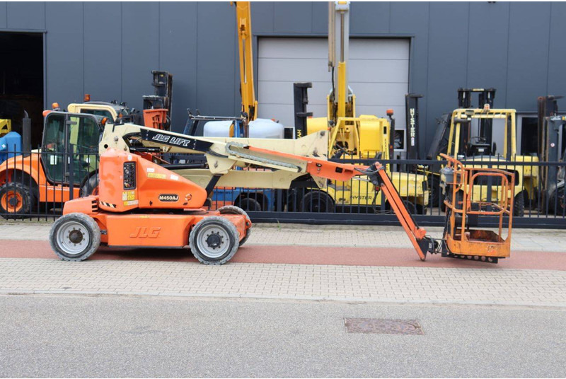 JLG M450AJ - Plataforma articulada: foto 2 JLG M450AJ - Plataforma articulada: foto 2