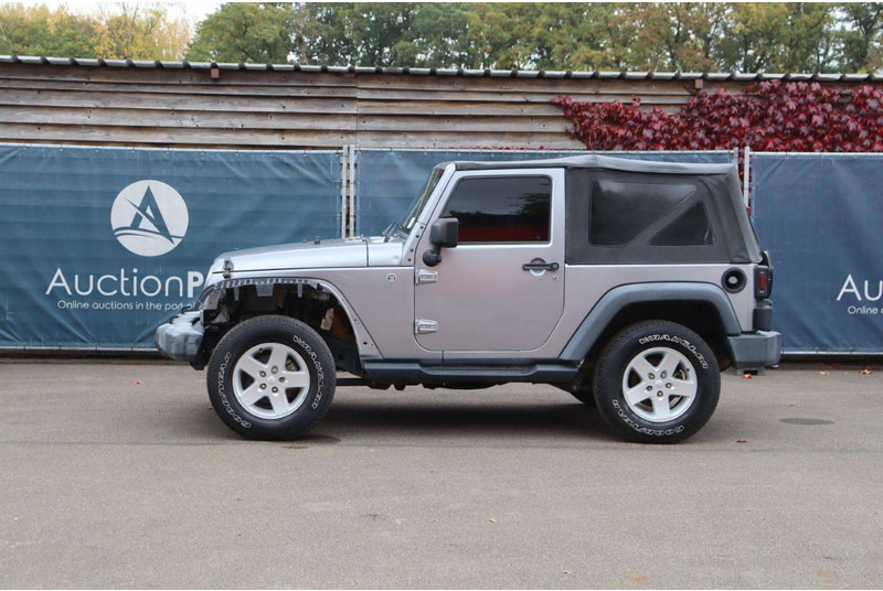 Jeep Wrangler Sport - SUV: foto 2 Jeep Wrangler Sport - SUV: foto 2