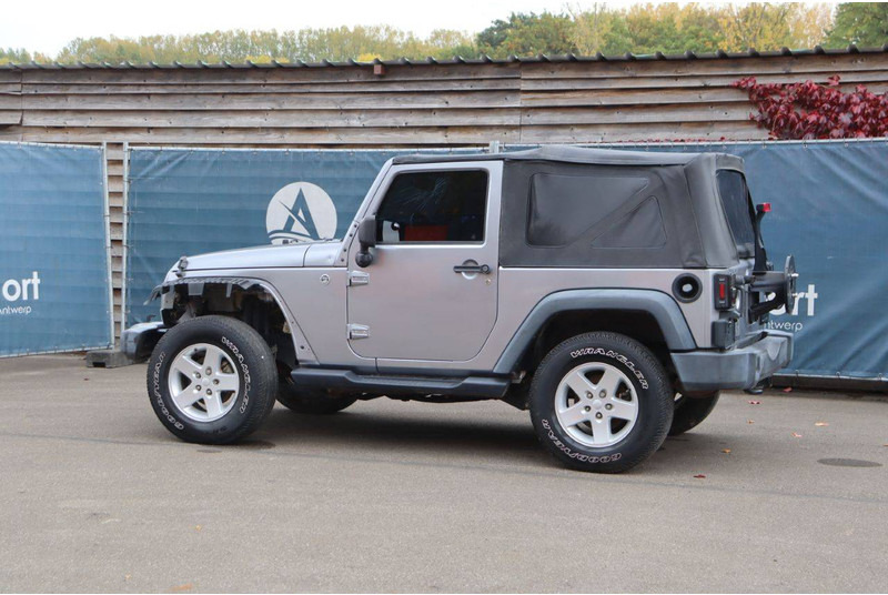 Jeep Wrangler Sport - SUV: foto 3 Jeep Wrangler Sport - SUV: foto 3