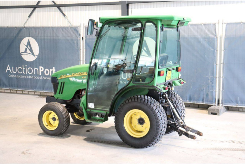 John Deere 2320 - Trator: foto 3 John Deere 2320 - Trator: foto 3