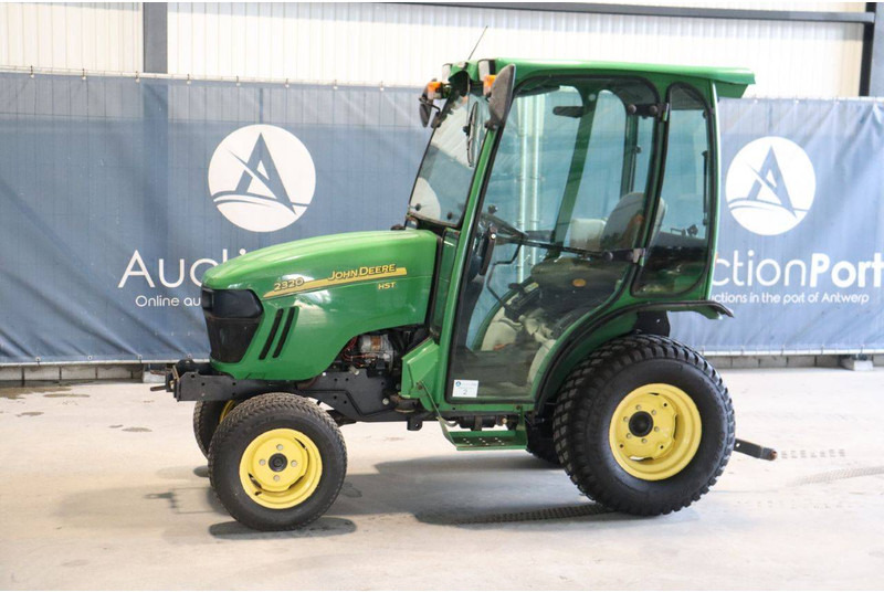 John Deere 2320 - Trator: foto 1 John Deere 2320 - Trator: foto 1