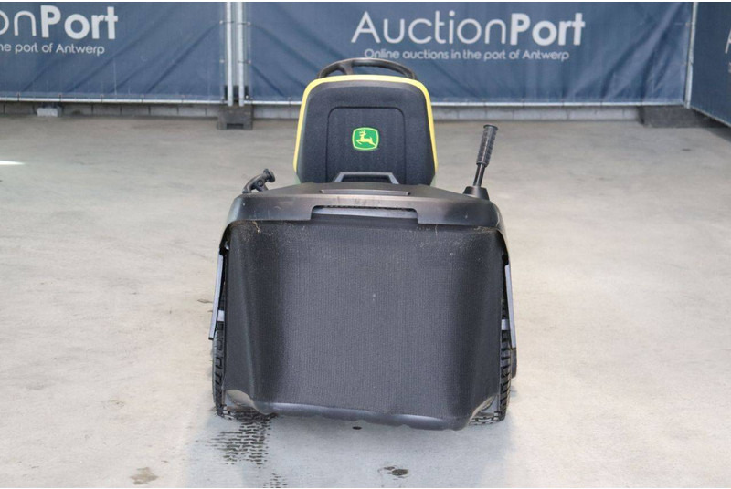 John Deere X166R - Cortador de grama: foto 4 John Deere X166R - Cortador de grama: foto 4