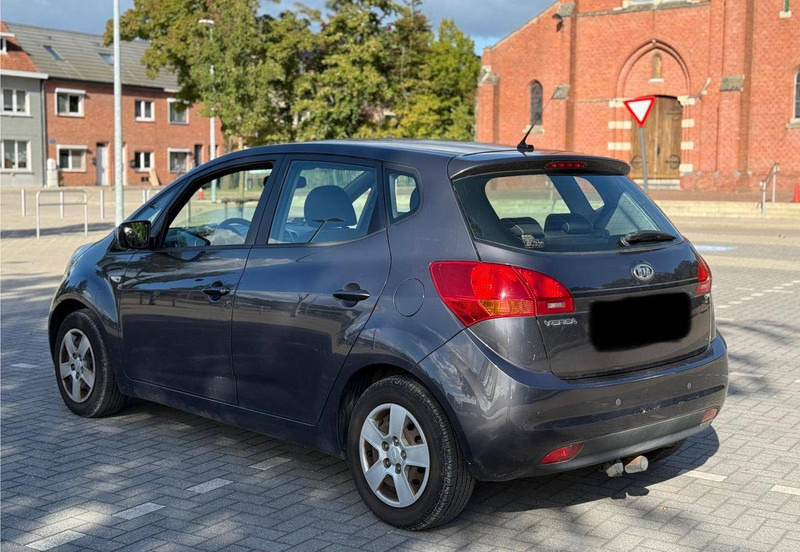 Kia Venga (I) 1.4 CVVT - Sedã: foto 2 Kia Venga (I) 1.4 CVVT - Sedã: foto 2