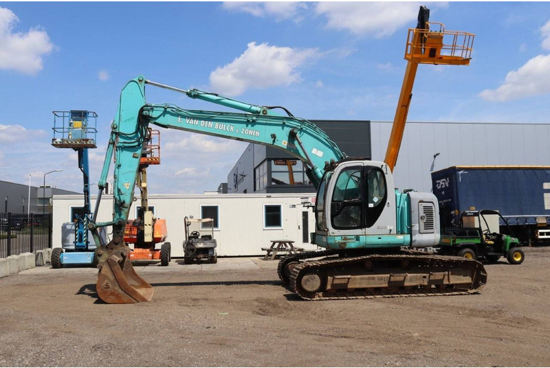 Kobelco SK235SR - Escavadora de rastos: foto 1 Kobelco SK235SR - Escavadora de rastos: foto 1