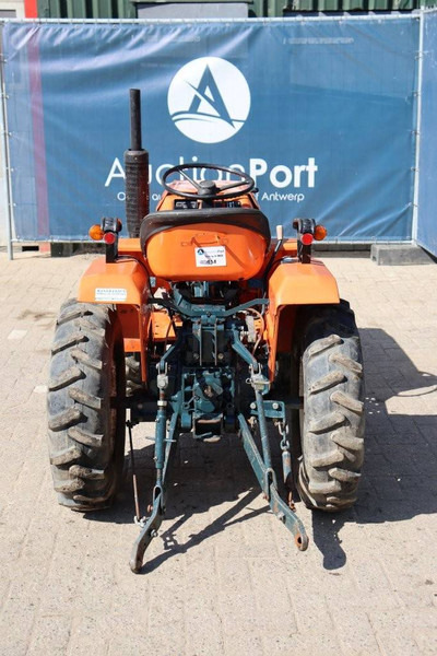Kubota B1400 - Trator: foto 4 Kubota B1400 - Trator: foto 4