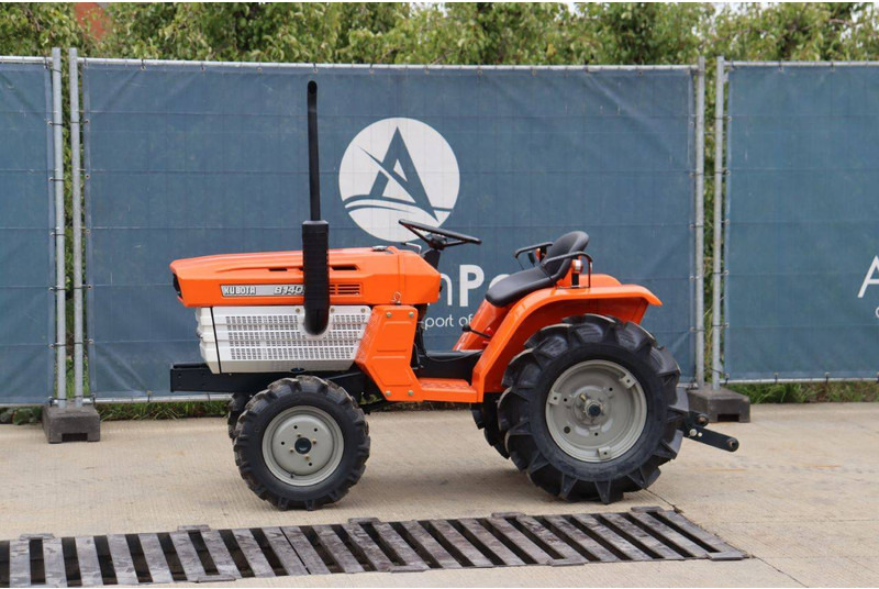 Kubota B1400DT - Trator: foto 1 Kubota B1400DT - Trator: foto 1