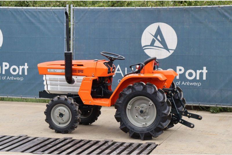 Kubota B1400DT - Trator: foto 3 Kubota B1400DT - Trator: foto 3