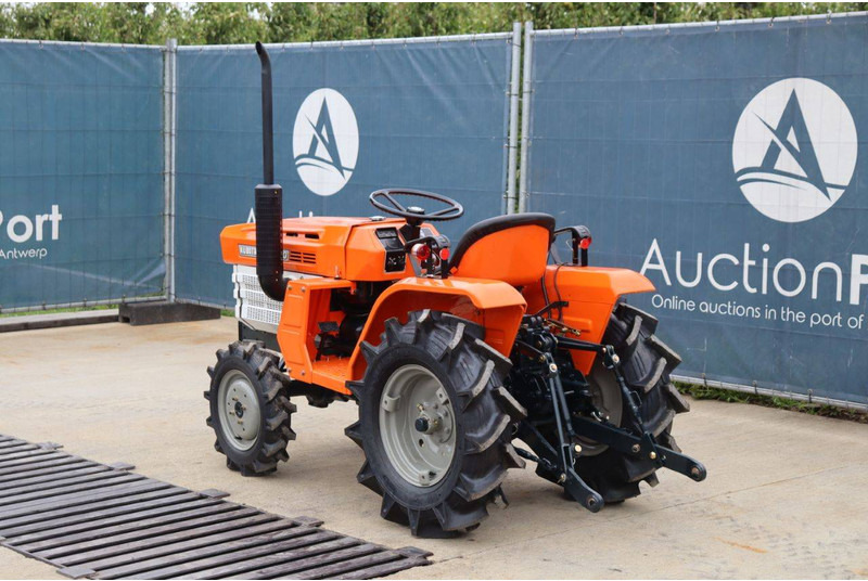Kubota B1400DT - Trator: foto 4 Kubota B1400DT - Trator: foto 4