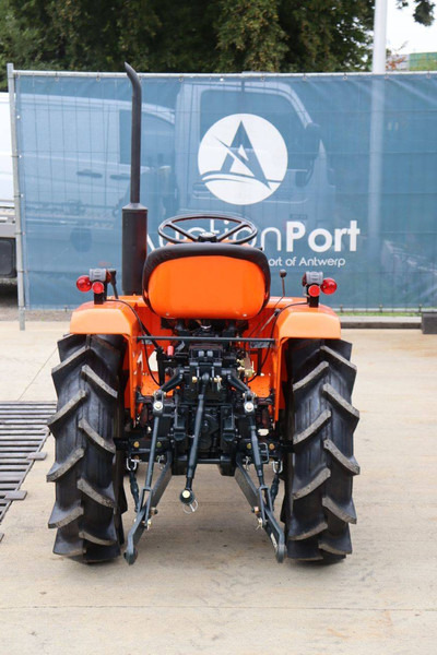 Kubota B1502DT - Trator: foto 5 Kubota B1502DT - Trator: foto 5