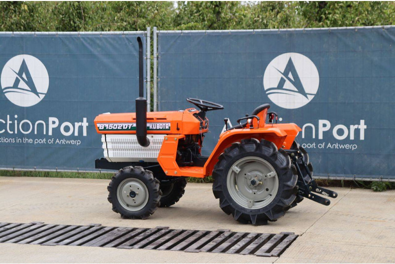 Kubota B1502DT - Trator: foto 3 Kubota B1502DT - Trator: foto 3