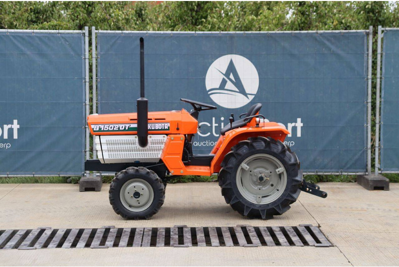Kubota B1502DT - Trator: foto 2 Kubota B1502DT - Trator: foto 2