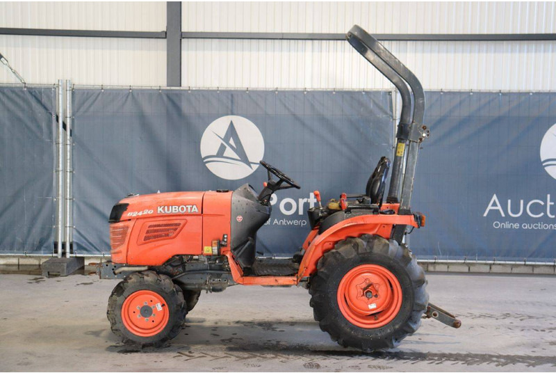 Kubota B2420 - Trator: foto 2 Kubota B2420 - Trator: foto 2