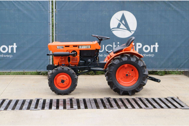 Kubota B7001DT - Trator: foto 2 Kubota B7001DT - Trator: foto 2