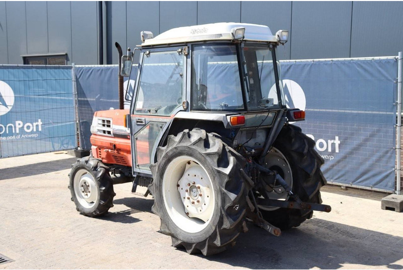 Kubota GL-46 - Trator: foto 4 Kubota GL-46 - Trator: foto 4
