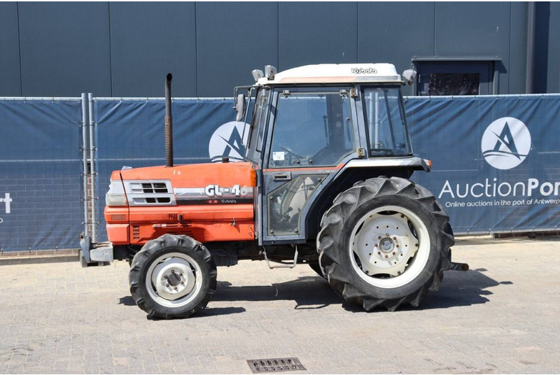 Kubota GL-46 - Trator: foto 1 Kubota GL-46 - Trator: foto 1