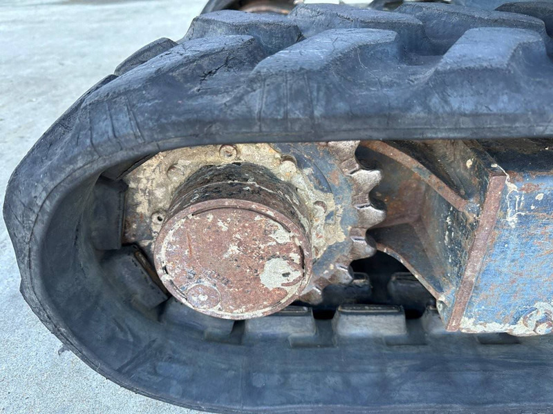 Mini escavadeira Kubota KX016-4: foto 17