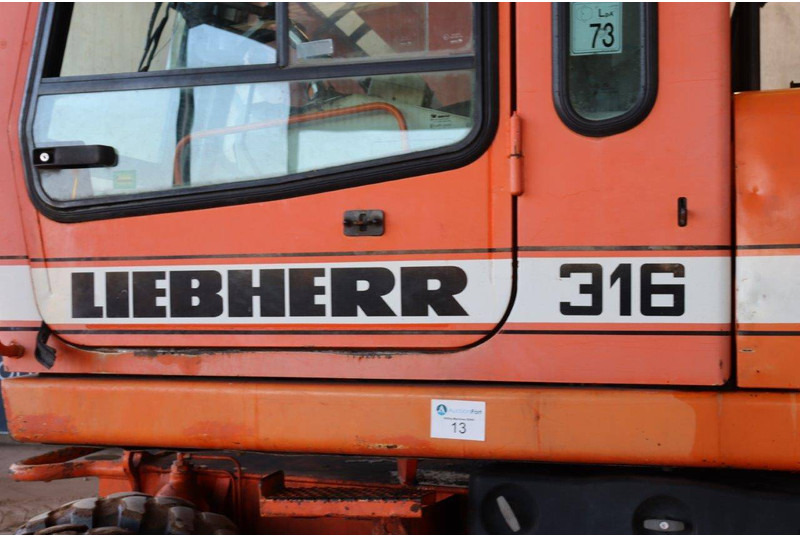 Escavadeira de rodas Liebherr A316: foto 18