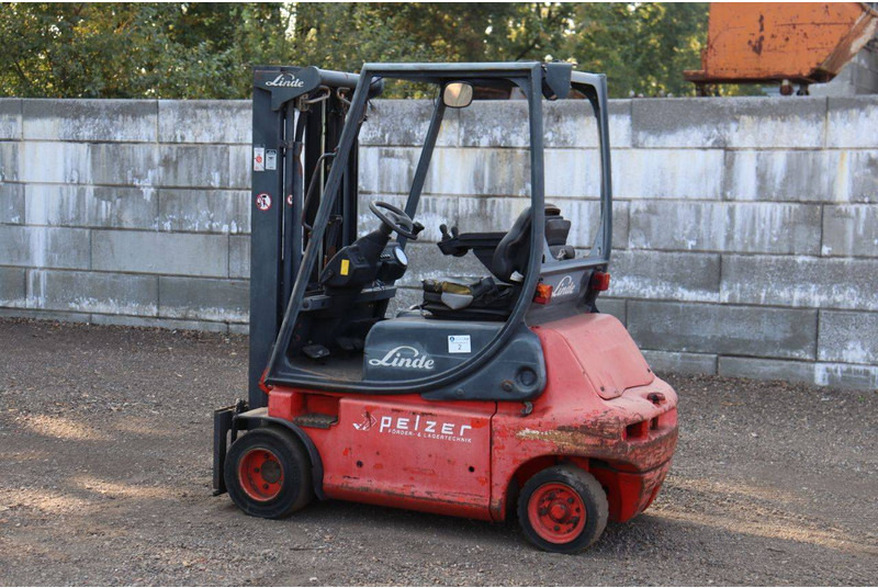 Linde E20P-02 - Empilhadeira elétrica: foto 3 Linde E20P-02 - Empilhadeira elétrica: foto 3