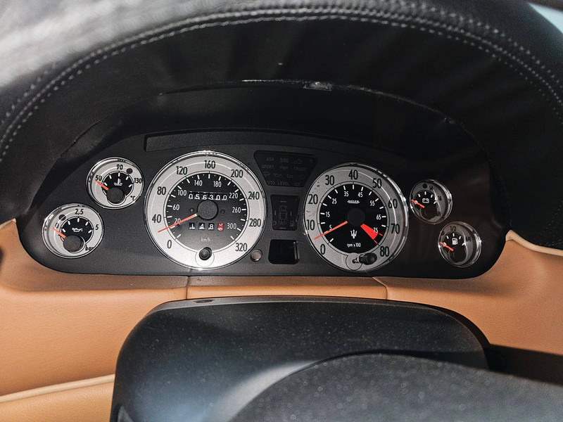 Automóvel Maserati Spyder Cambiocorsa: foto 19 Automóvel Maserati Spyder Cambiocorsa: foto 19