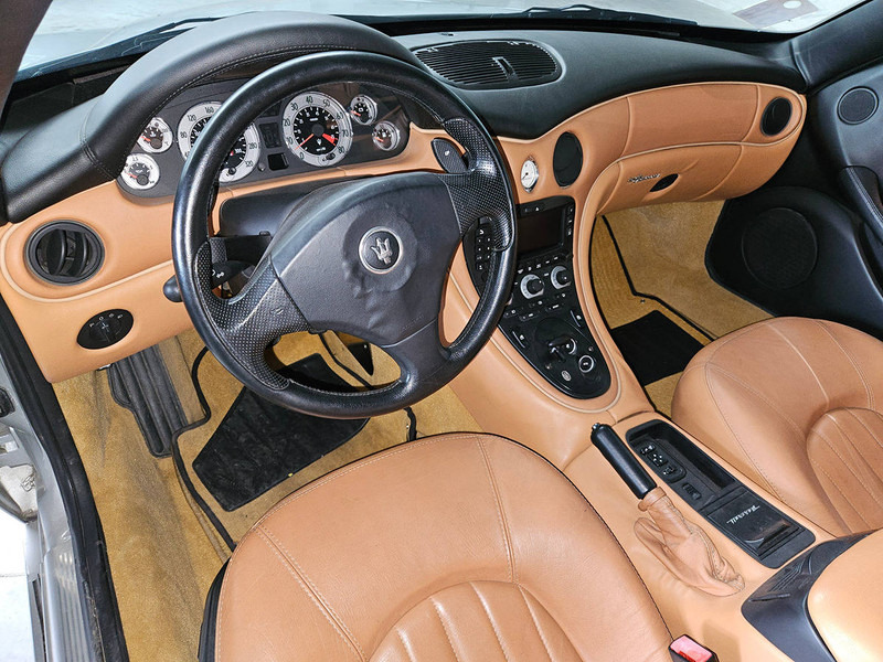 Automóvel Maserati Spyder Cambiocorsa: foto 11 Automóvel Maserati Spyder Cambiocorsa: foto 11