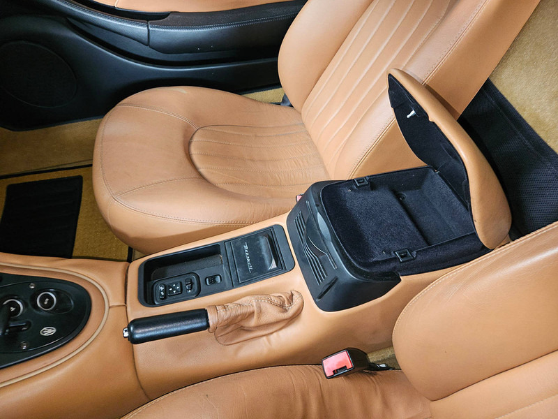 Automóvel Maserati Spyder Cambiocorsa: foto 14 Automóvel Maserati Spyder Cambiocorsa: foto 14