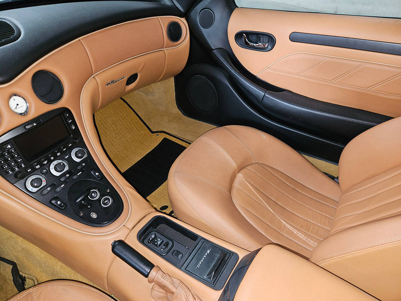 Automóvel Maserati Spyder Cambiocorsa: foto 17 Automóvel Maserati Spyder Cambiocorsa: foto 17