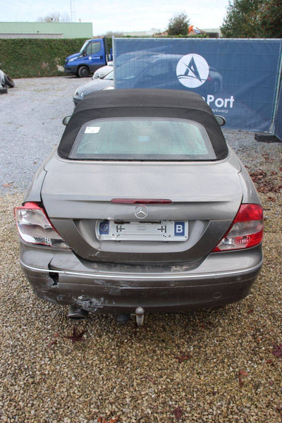 Mercedes-Benz CLK-Klasse 320 CDI - Automóvel: foto 4 Mercedes-Benz CLK-Klasse 320 CDI - Automóvel: foto 4