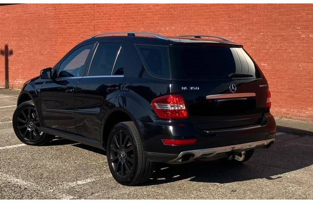 Mercedes-Benz M-Klasse ML 350 CDI BLUETEС - Sedã: foto 2 Mercedes-Benz M-Klasse ML 350 CDI BLUETEС - Sedã: foto 2