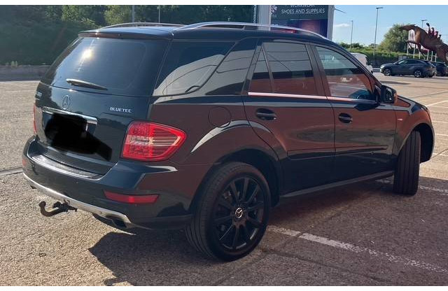 Mercedes-Benz M-Klasse ML 350 CDI BLUETEС - Sedã: foto 3 Mercedes-Benz M-Klasse ML 350 CDI BLUETEС - Sedã: foto 3