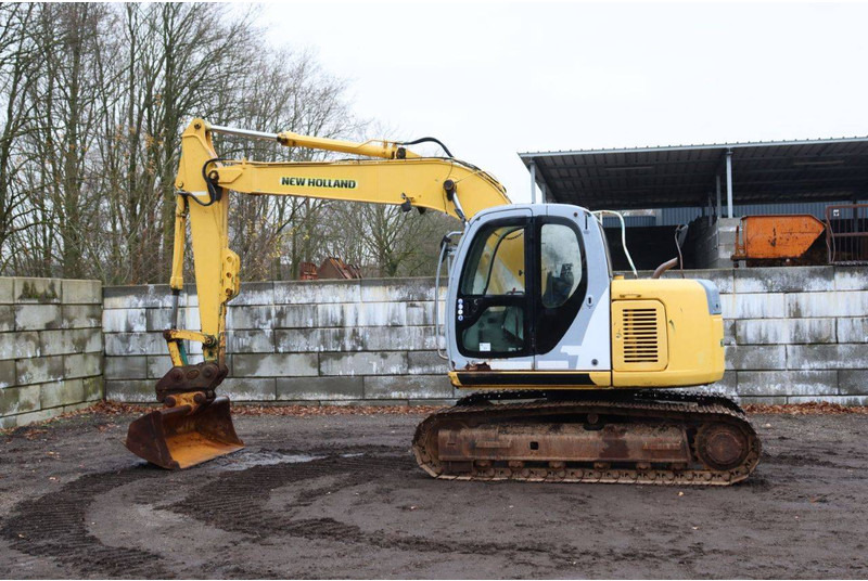 New Holland E115SR - Escavadora de rastos: foto 3 New Holland E115SR - Escavadora de rastos: foto 3